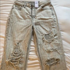 American Eagle Mom Jean